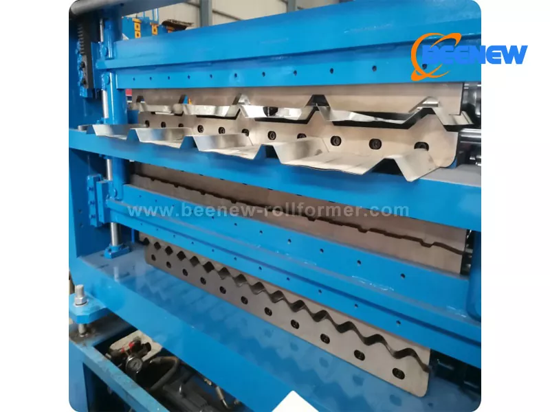 Tres Layer Roll formans Machina